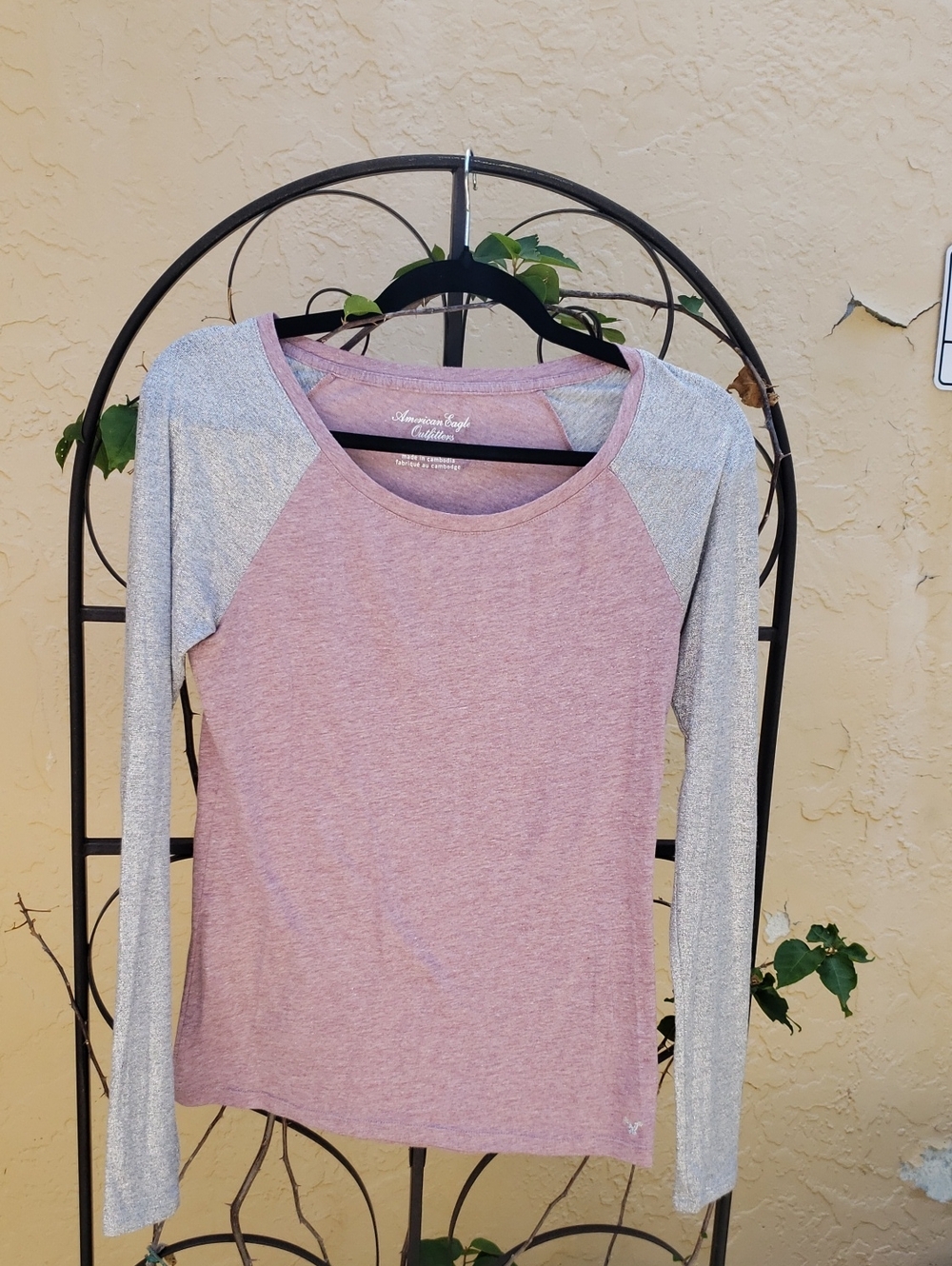 American Eagle Pink & Gray Raglan Long Sleeve Top • Casual Lightweight Tee